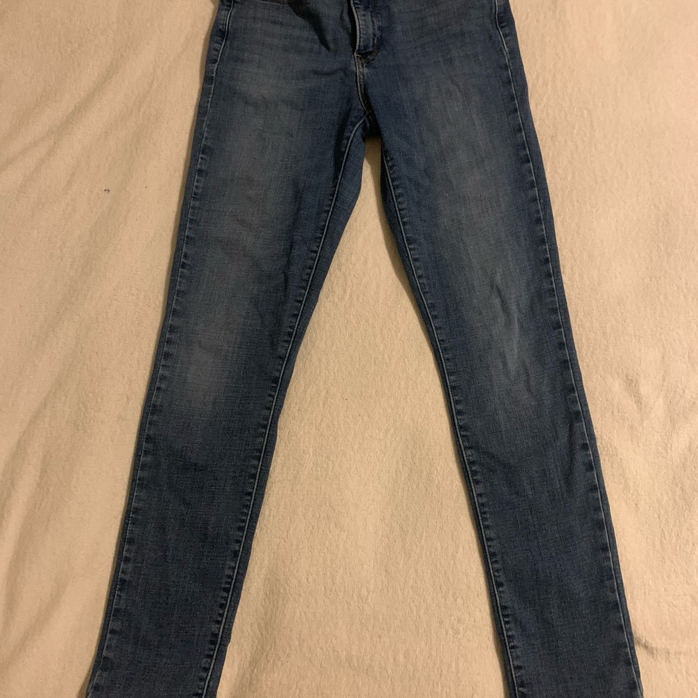 Levi Strauss& co jean shaping skinny teen size 29